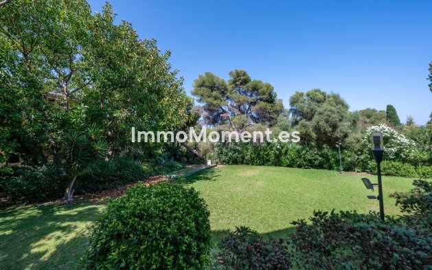 Resale - Apartment - Marbella - Puerto Banús