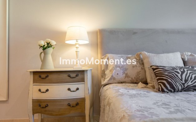 Resale - Apartment - Marbella - Puerto Banús