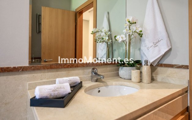 Resale - Apartment - Marbella - Puerto Banús