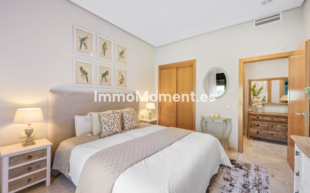 Resale - Apartment - Marbella - Puerto Banús