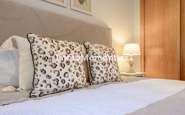 Resale - Apartment - Marbella - Puerto Banús