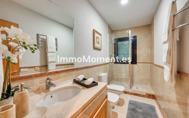 Resale - Apartment - Marbella - Puerto Banús