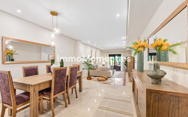 Resale - Apartment - Marbella - Puerto Banús
