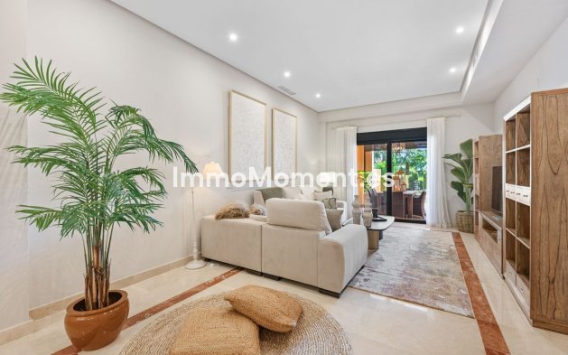 Resale - Apartment - Marbella - Puerto Banús