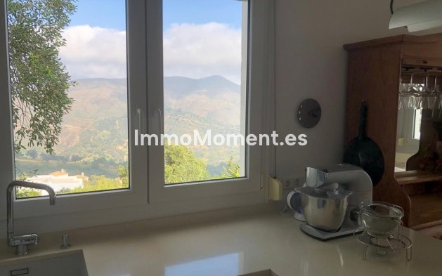 Resale - Apartment - Marbella - La Mairena