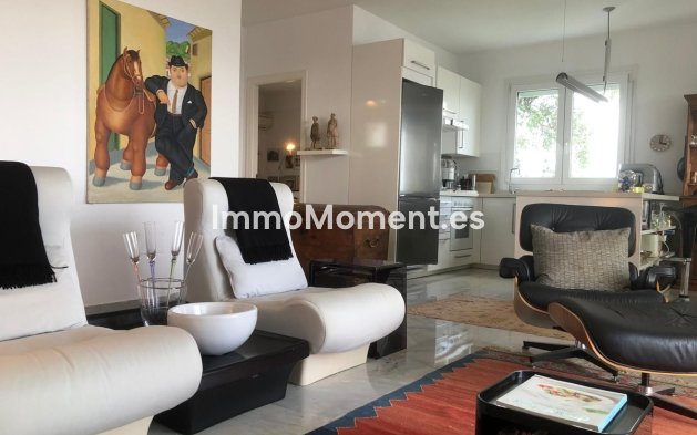 Resale - Apartment - Marbella - La Mairena
