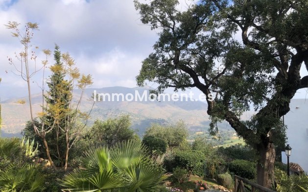 Resale - Apartment - Marbella - La Mairena