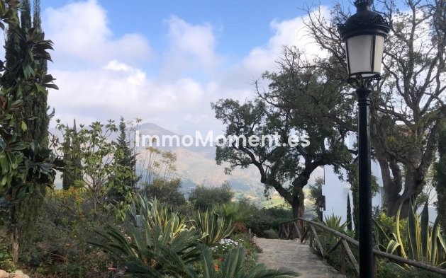 Resale - Apartment - Marbella - La Mairena