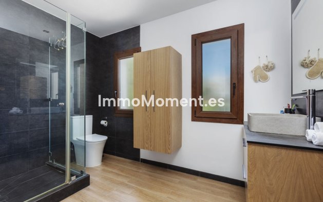 Reventa - Villa independiente - Estepona  - Estepona Centro