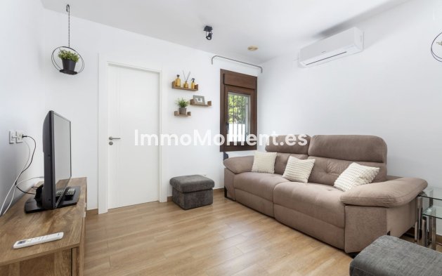 Reventa - Villa independiente - Estepona  - Estepona Centro