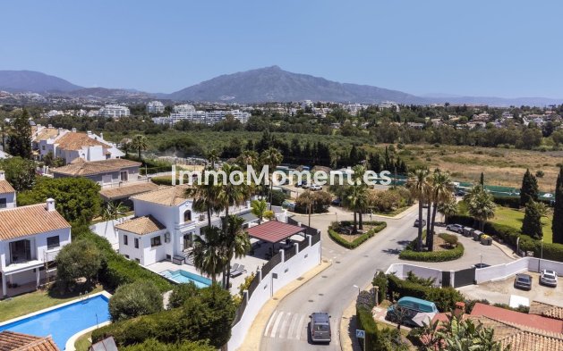 Reventa - Villa independiente - Estepona  - Estepona Centro