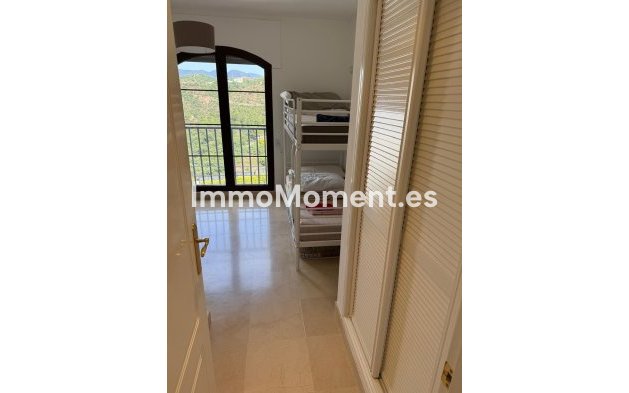 Resale - Apartment - Benahavís - Benahavís Centro