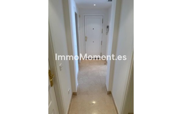 Resale - Apartment - Benahavís - Benahavís Centro