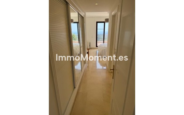 Resale - Apartment - Benahavís - Benahavís Centro