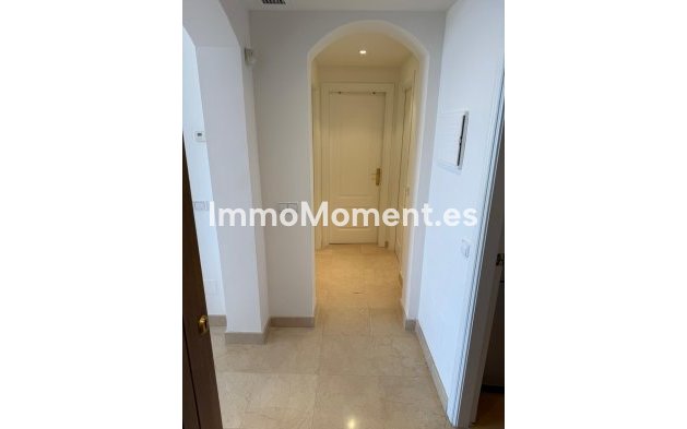 Resale - Apartment - Benahavís - Benahavís Centro