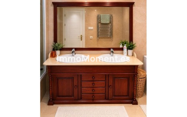 Resale - Apartment - Benahavís - Benahavís Centro