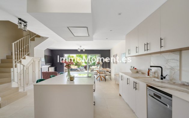Bestaande woning - Rijtjeshuis - Estepona  - Estepona Centro