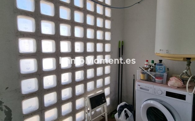 Resale - Apartment - Estepona - Selwo