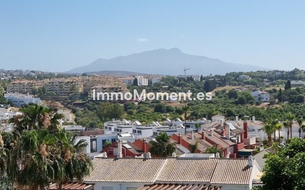 Resale - Apartment - Estepona - Selwo