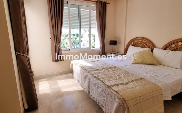 Resale - Apartment - Estepona - Selwo