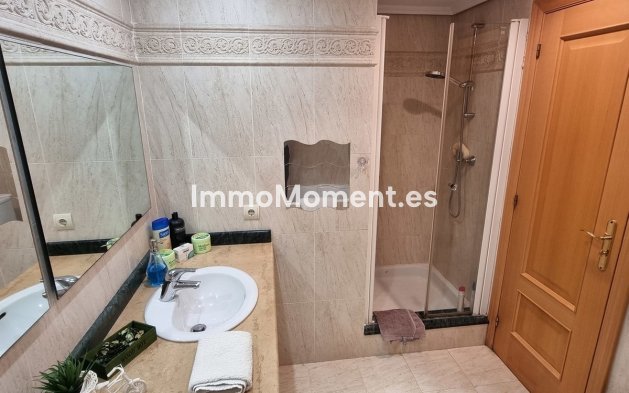 Resale - Apartment - Estepona - Selwo