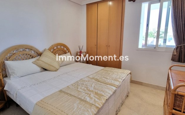 Resale - Apartment - Estepona - Selwo