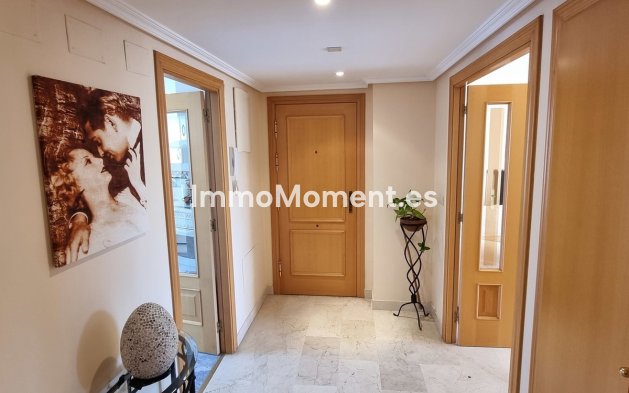 Resale - Apartment - Estepona - Selwo