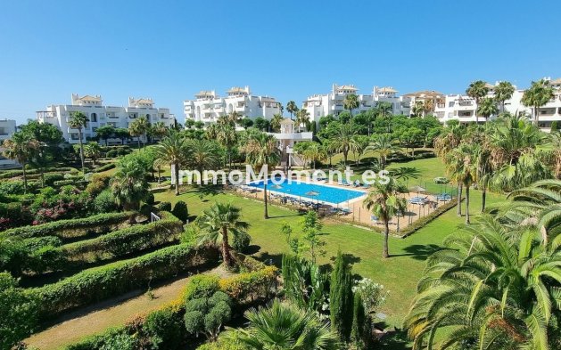 Resale - Apartment - Estepona - Selwo
