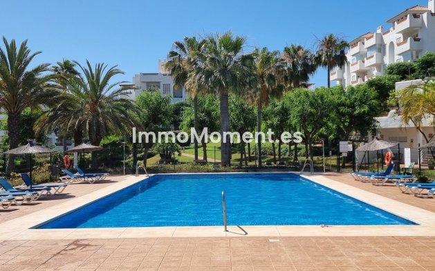 Resale - Apartment - Estepona - Selwo