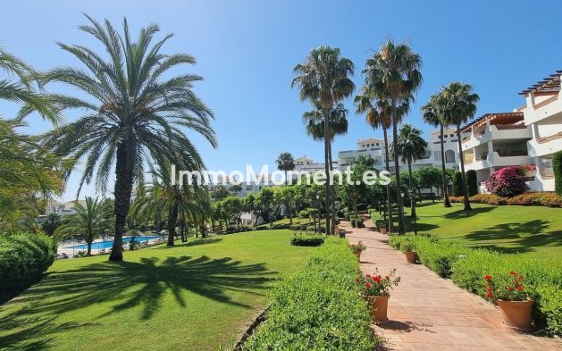 Resale - Apartment - Estepona - Selwo