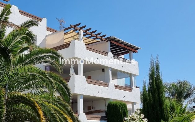 Resale - Apartment - Estepona - Selwo