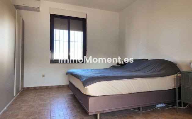 Wiederverkauf - Freistehende Villa -   Inländisch - Alhaurín el Grande Centro