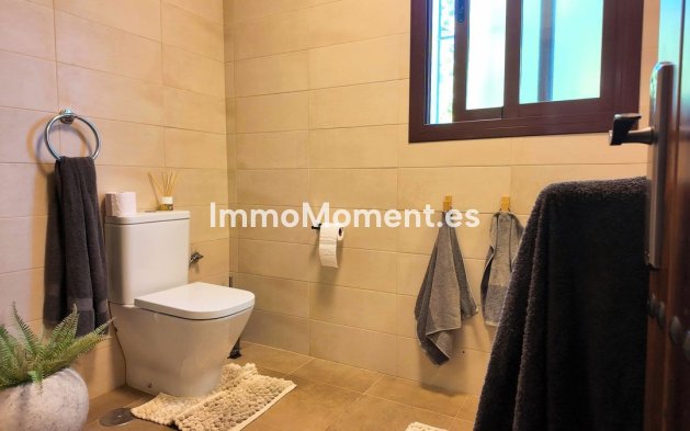 Wiederverkauf - Freistehende Villa -   Inländisch - Alhaurín el Grande Centro