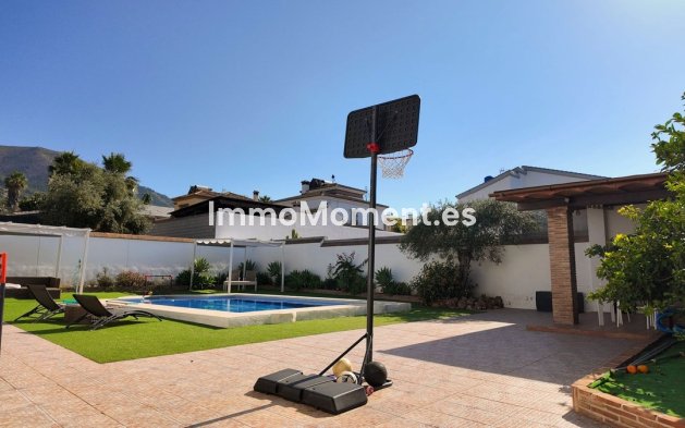 Wiederverkauf - Freistehende Villa -   Inländisch - Alhaurín el Grande Centro