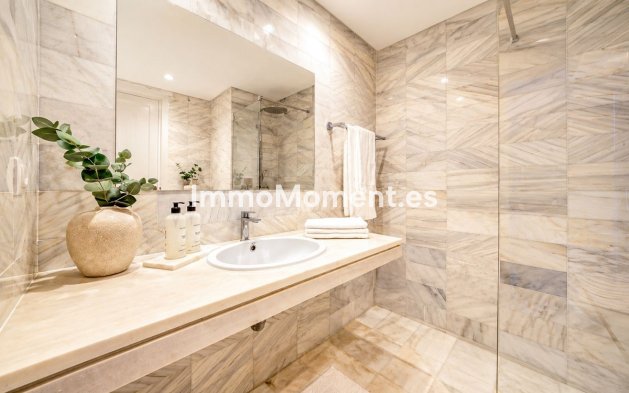 Resale - Apartment - Marbella - Puerto Banús