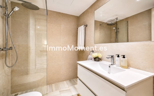 Resale - Apartment - Marbella - Puerto Banús