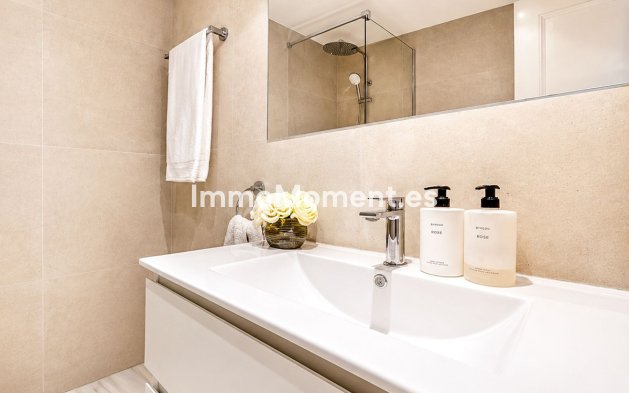 Resale - Apartment - Marbella - Puerto Banús