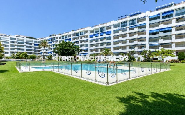 Resale - Apartment - Marbella - Puerto Banús