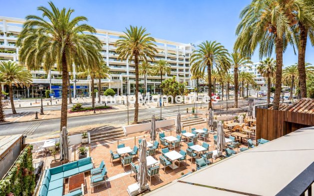 Resale - Apartment - Marbella - Puerto Banús