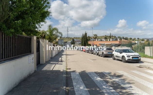 Reventa - Parcela - Interior  - Alhaurín de la Torre