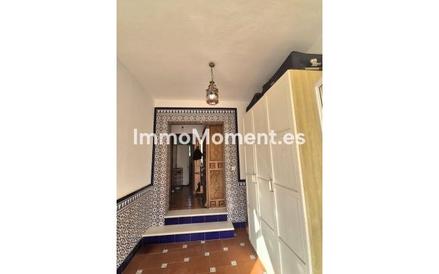Wiederverkauf - Freistehende Villa -   Inländisch - Alhaurín de la Torre