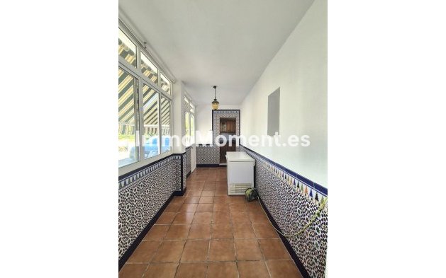 Wiederverkauf - Freistehende Villa -   Inländisch - Alhaurín de la Torre