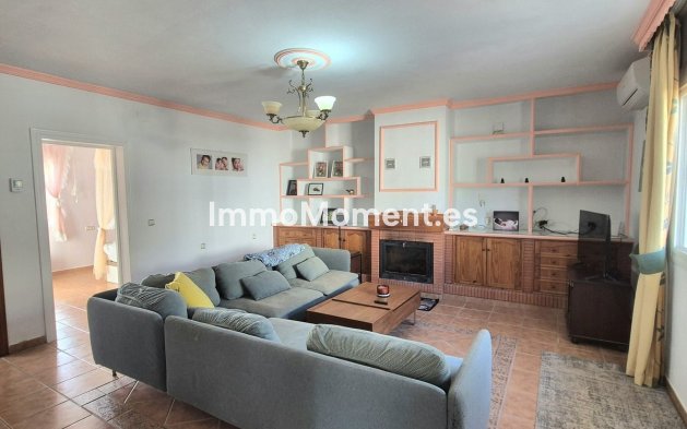 Wiederverkauf - Freistehende Villa -   Inländisch - Alhaurín de la Torre