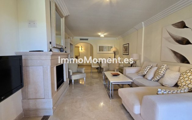 Resale - Apartment - Marbella - Puerto Banús