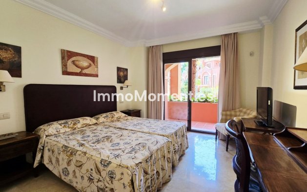Resale - Apartment - Marbella - Puerto Banús