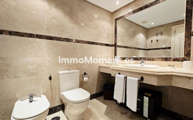 Resale - Apartment - Marbella - Puerto Banús