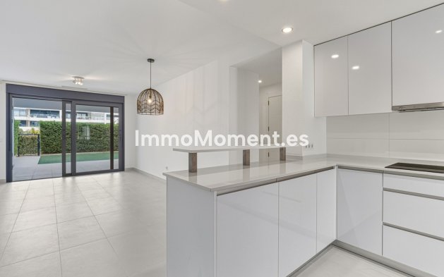 Resale - Apartment - Estepona - Cancelada