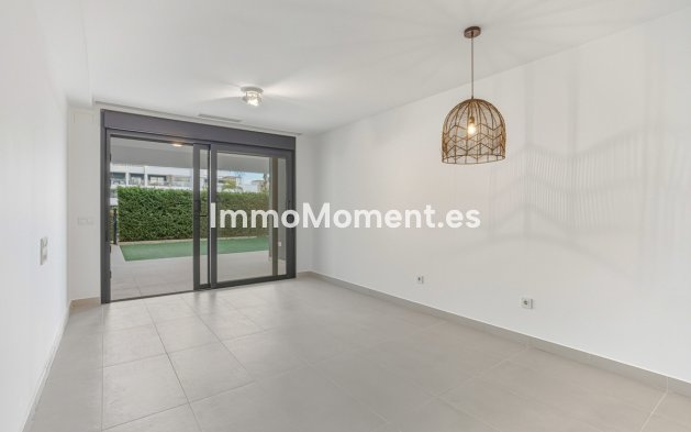 Resale - Apartment - Estepona - Cancelada