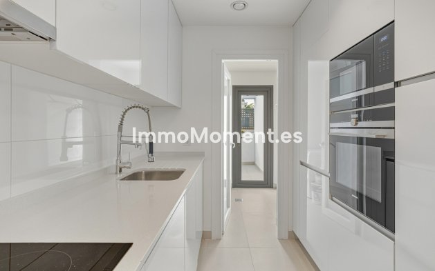 Resale - Apartment - Estepona - Cancelada