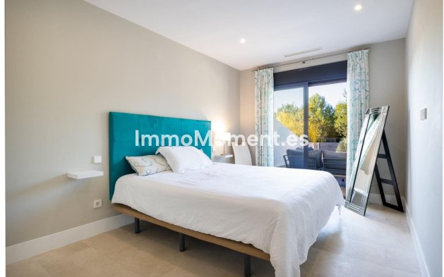 Resale - Apartment - Estepona - Selwo